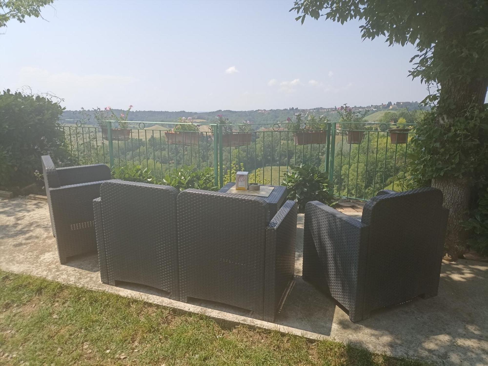 Appartement La Terrazza à Asti Extérieur photo
